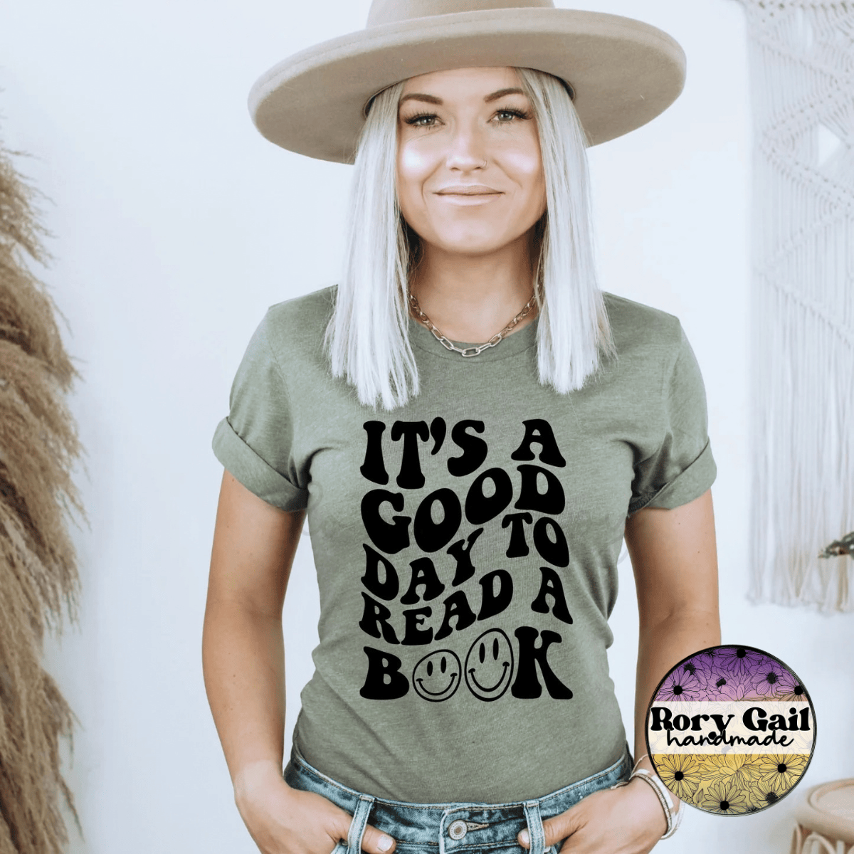 OCo T-Shirt It's A Good Day To Read A Book Tee